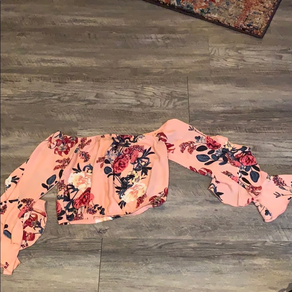 Cropped floral pink flare sleeve blouse
